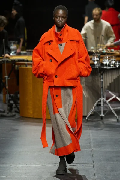 Look 35
